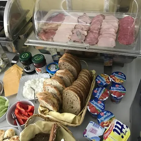 Restauracja Paradise * Чаплинек